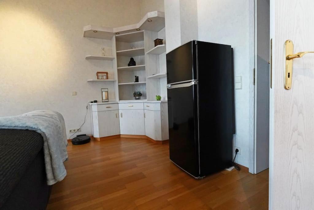 Grosse, Helle Wohnung Fuer Bis Zu 6 Personen Weinheim Exterior photo