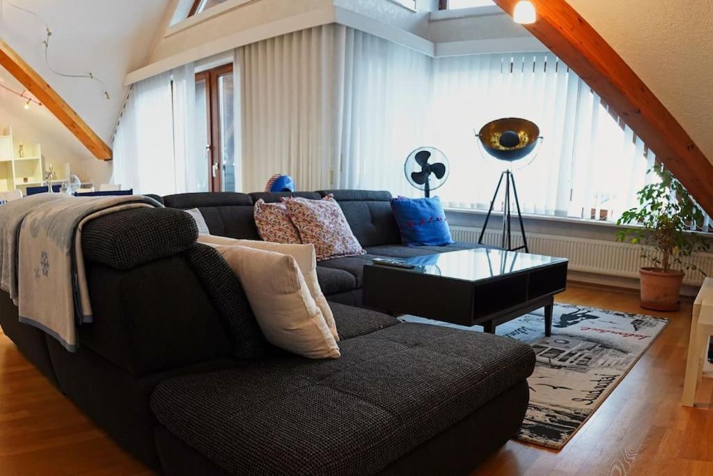 Grosse, Helle Wohnung Fuer Bis Zu 6 Personen Weinheim Exterior photo
