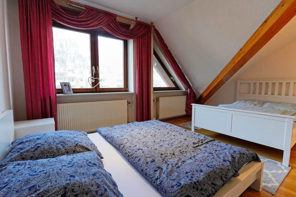 Grosse, Helle Wohnung Fuer Bis Zu 6 Personen Weinheim Exterior photo